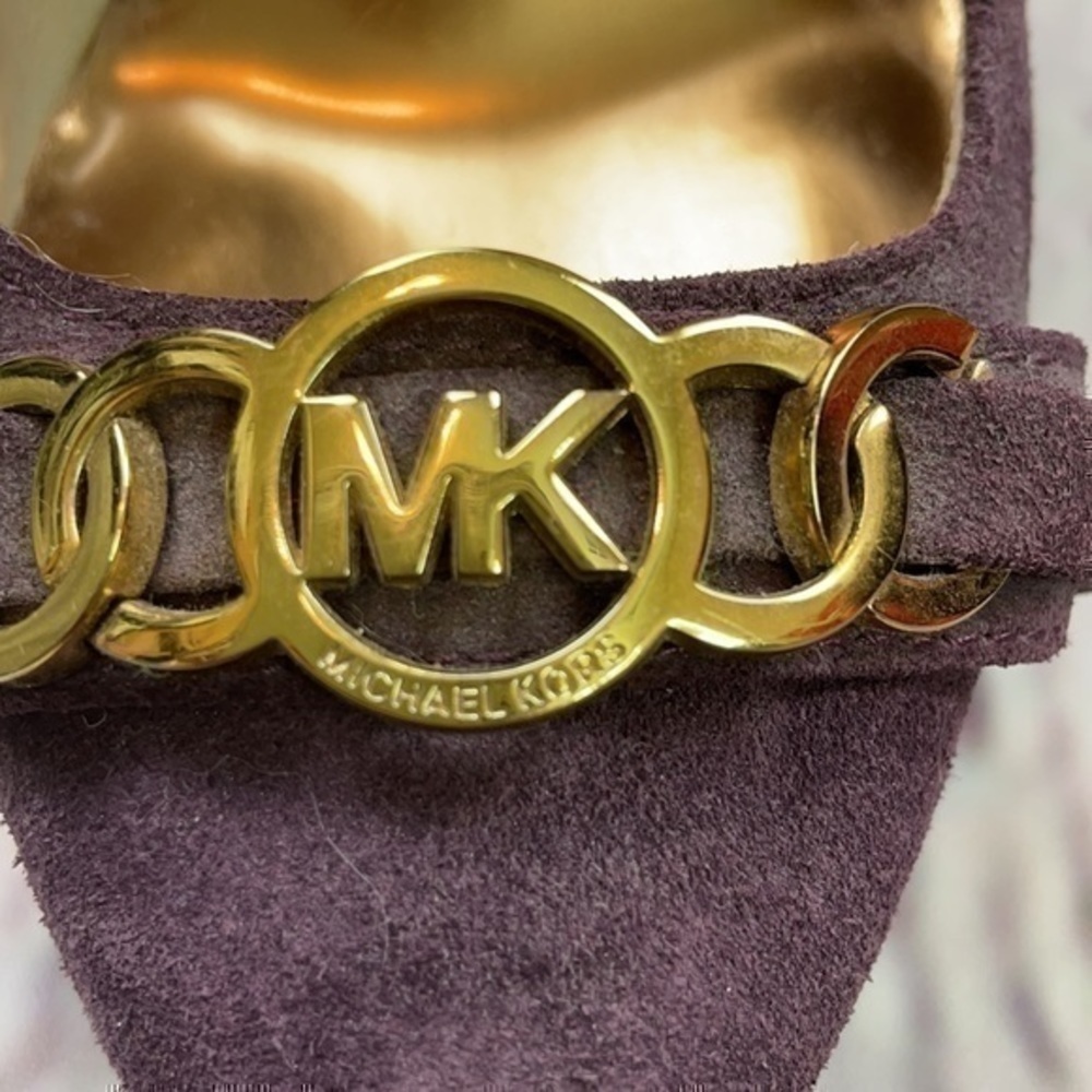UEC Micheal Kors  w/ gold MK taupe suede heels 7 - Picture 8 of 8